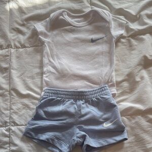 Nike Infant White and Light Blue Set